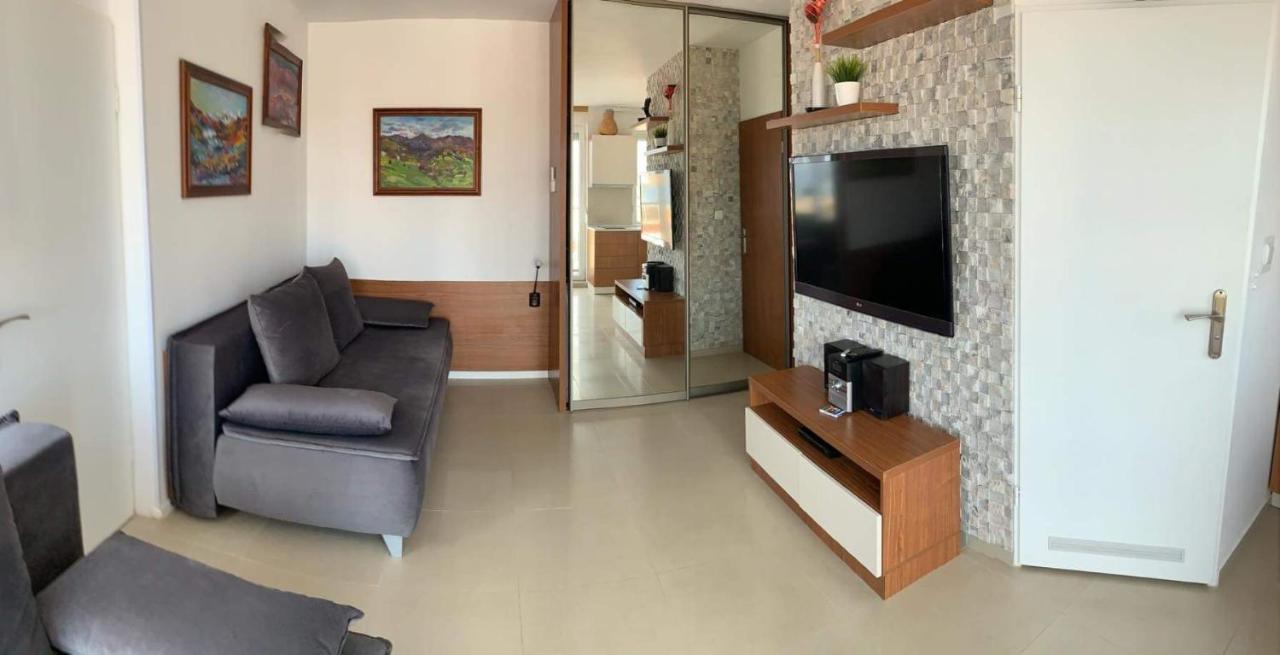 Golden View Przy Samym Morzu Plazy Apartment Приморско Екстериор снимка