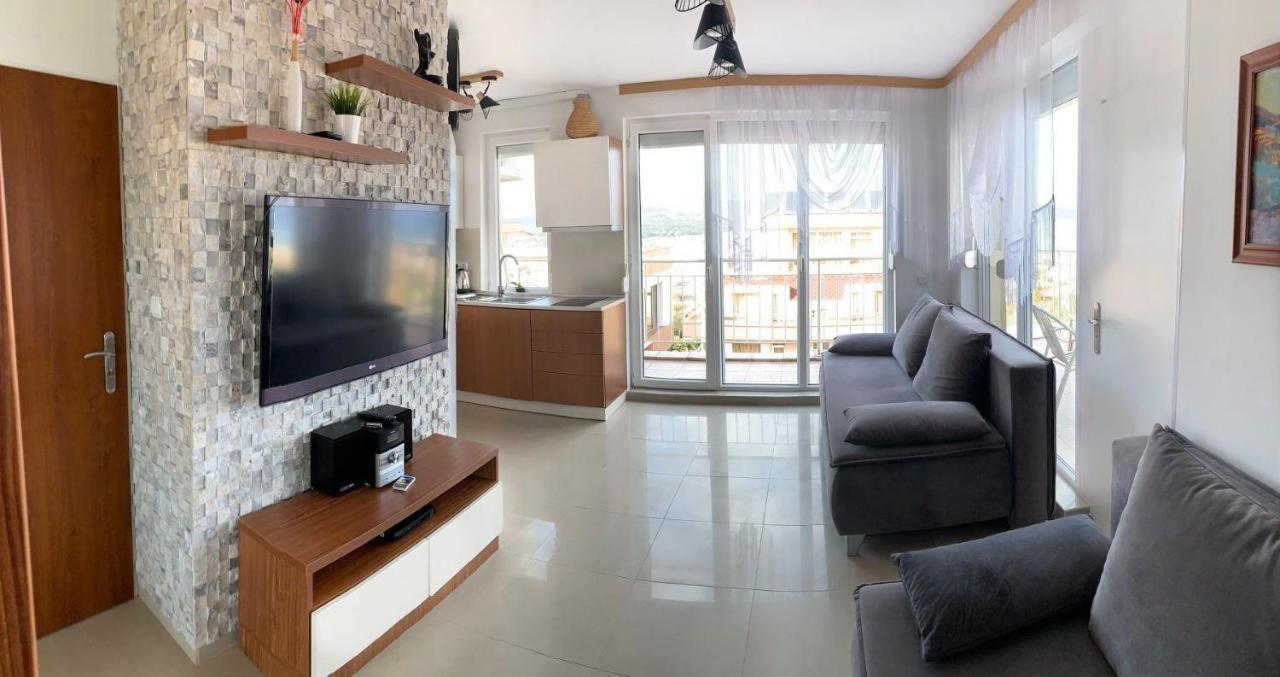 Golden View Przy Samym Morzu Plazy Apartment Приморско Екстериор снимка