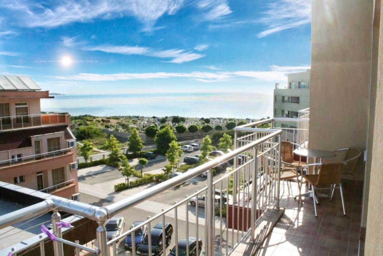 Golden View Przy Samym Morzu Plazy Apartment Приморско Екстериор снимка