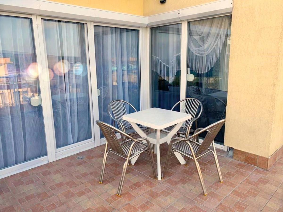 Golden View Przy Samym Morzu Plazy Apartment Приморско Екстериор снимка